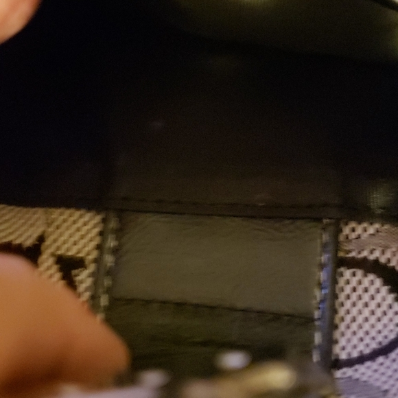 Guess mini backpack - Picture 5 of 9